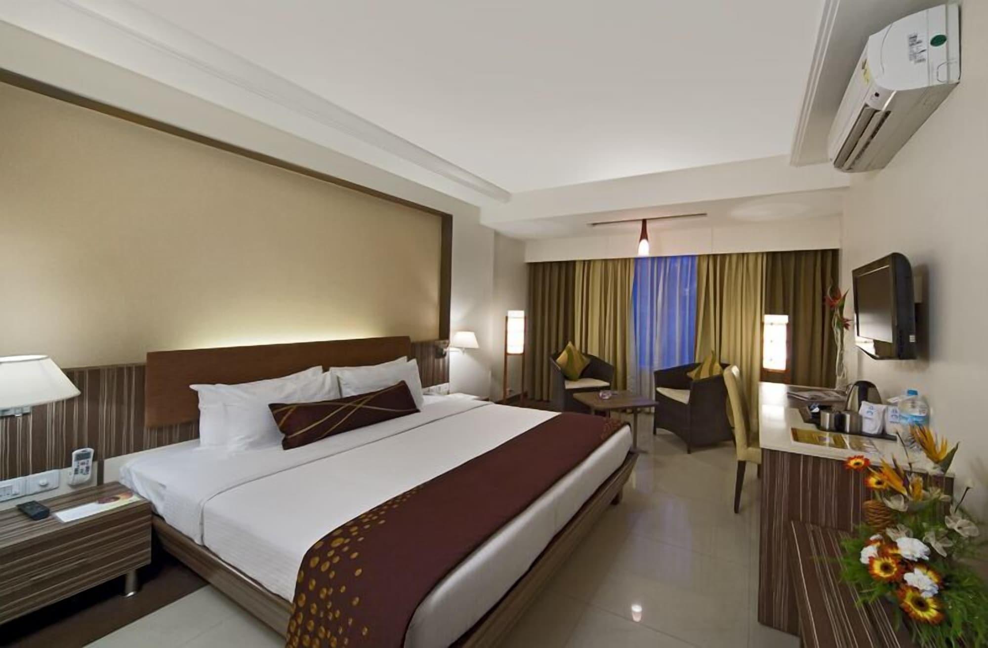Kapila Business Hotel Púna Kültér fotó