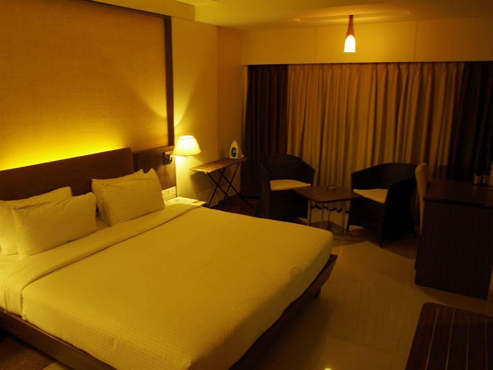 Kapila Business Hotel Púna Kültér fotó