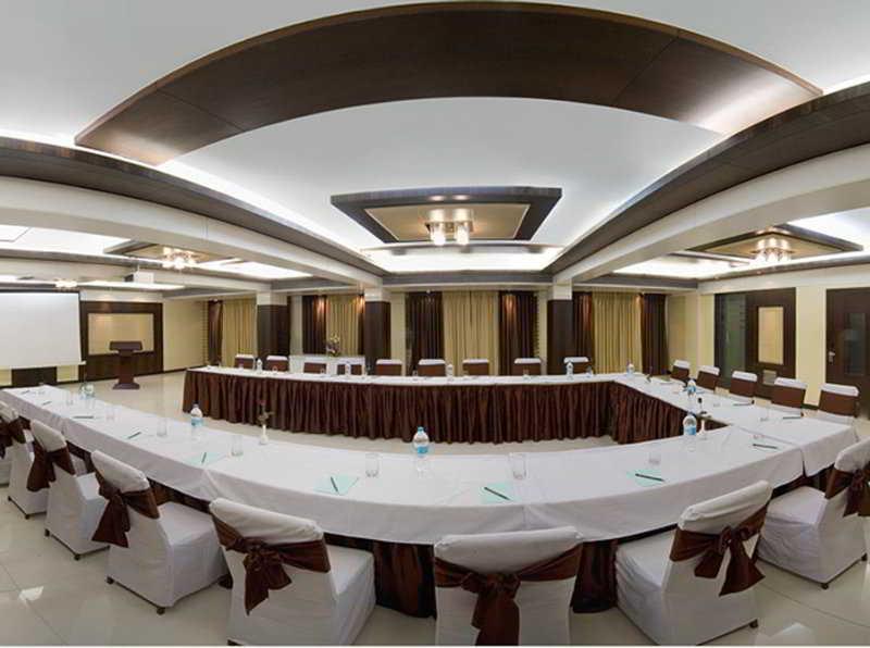 Kapila Business Hotel Púna Kültér fotó
