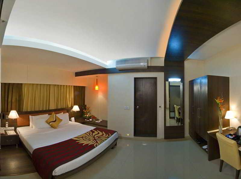 Kapila Business Hotel Púna Kültér fotó