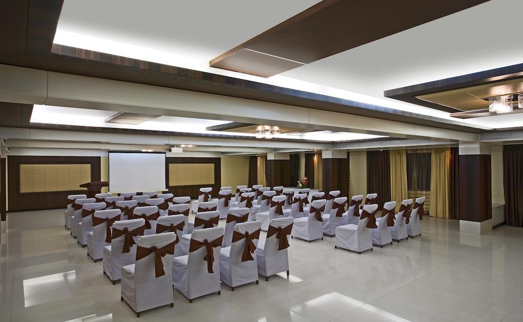 Kapila Business Hotel Púna Kültér fotó