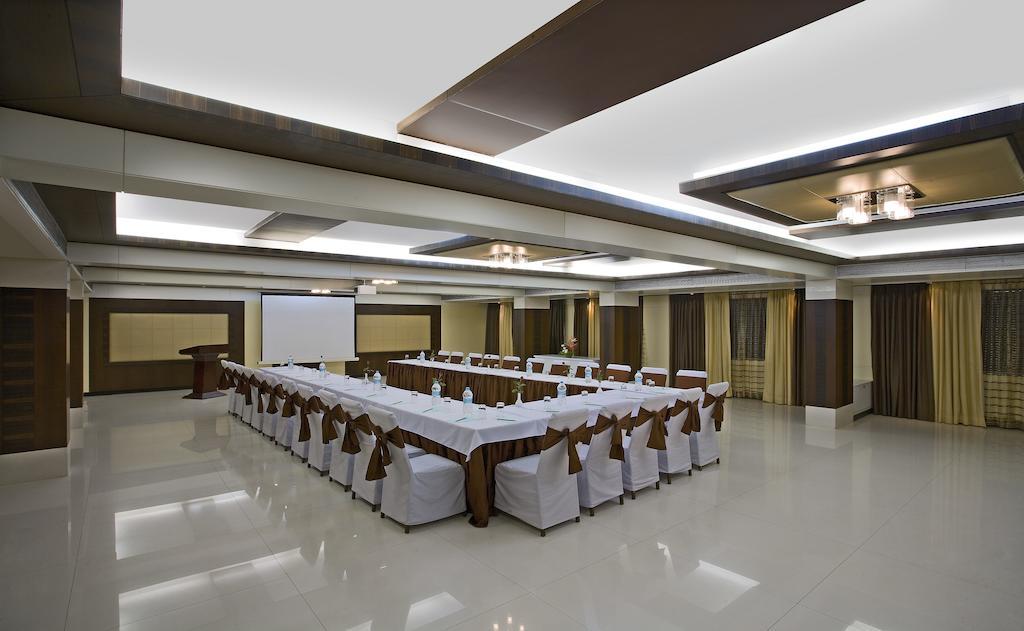 Kapila Business Hotel Púna Kültér fotó