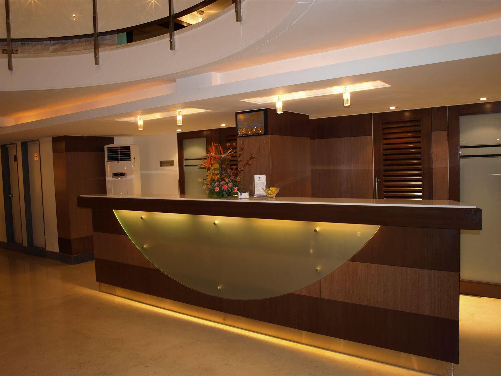 Kapila Business Hotel Púna Kültér fotó